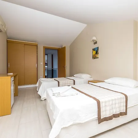 アパートホテル Diana Calis