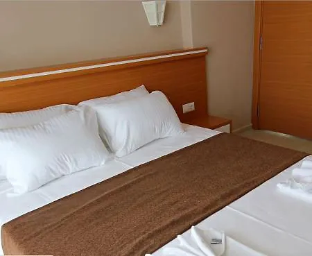 アパートホテル Diana