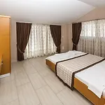 Diana Apartahotel